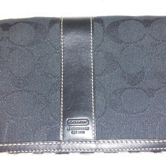 NWOT Coach Signature Large Flap Wristlet + Satin Dust Bag & Shopping Bag - Picture 6 of 7